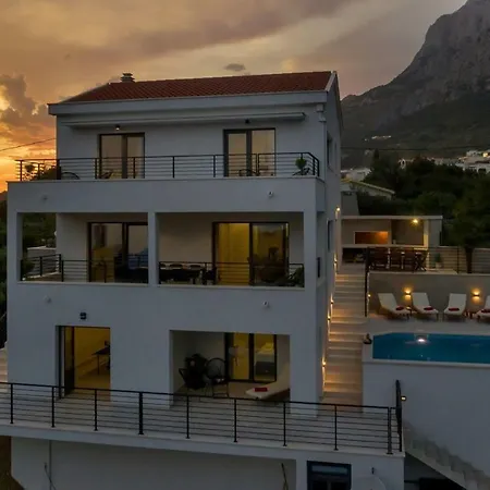 Villa Romance