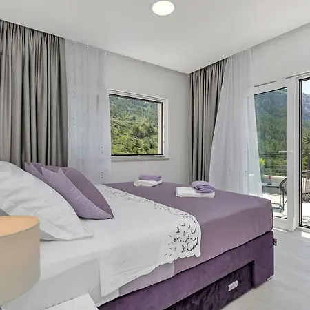 Villa Romance